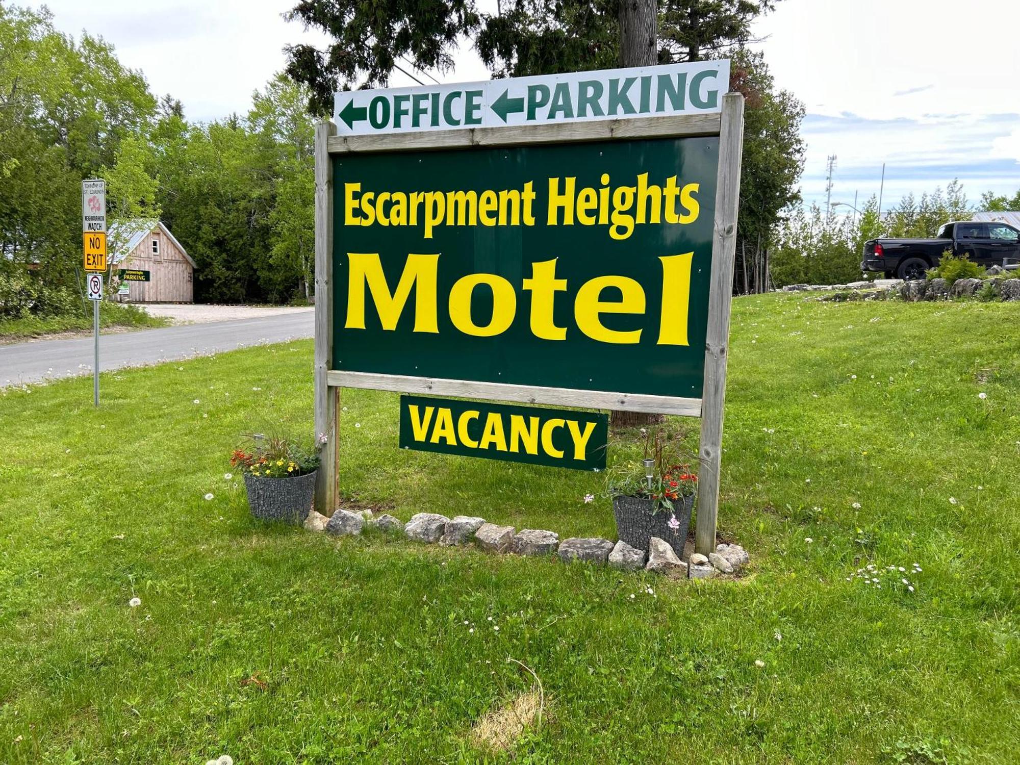 Escarpment Heights Motel トバーモリー エクステリア 写真