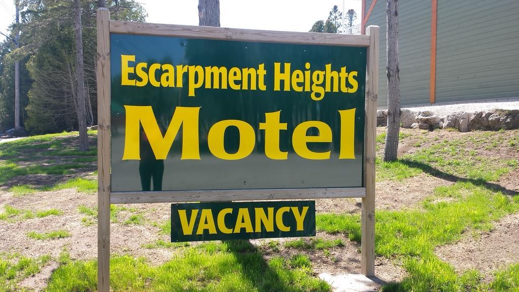 Escarpment Heights Motel トバーモリー エクステリア 写真